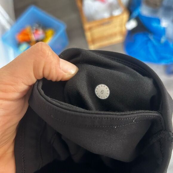 Lululemon Black Cropped Mesh Leggings Size 6 Classic Athletic Activewear - Picture 6 of 9